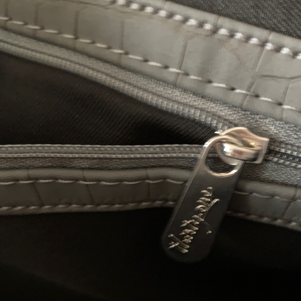 Thirty-One Gray Croc-Embossed Tote with Strap - Picture 6 of 12